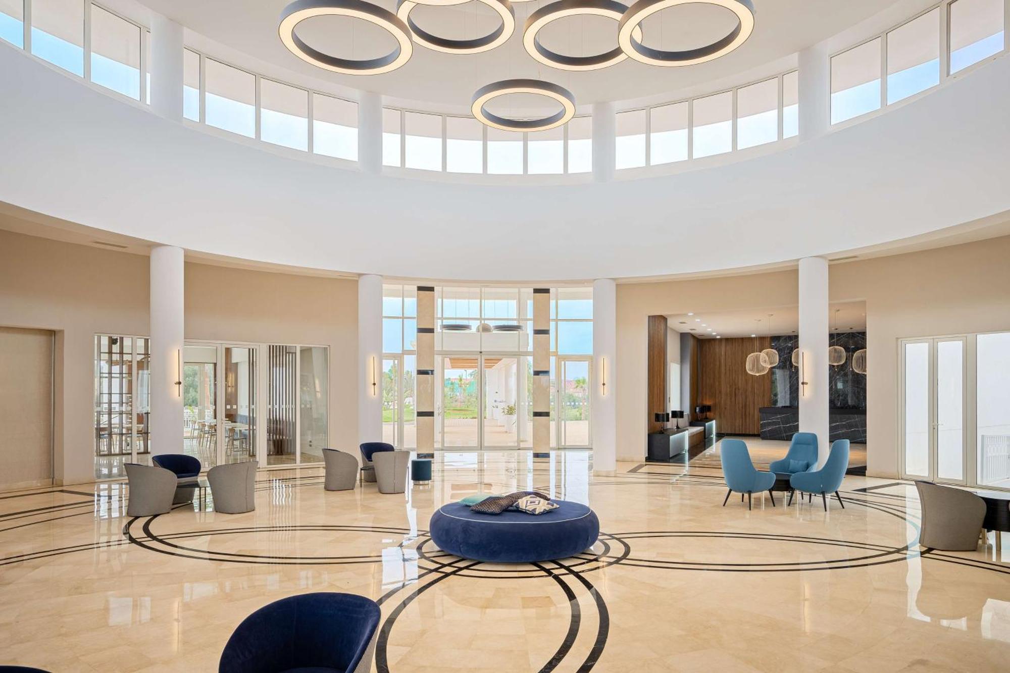 Radisson Blu Residences, Hotel